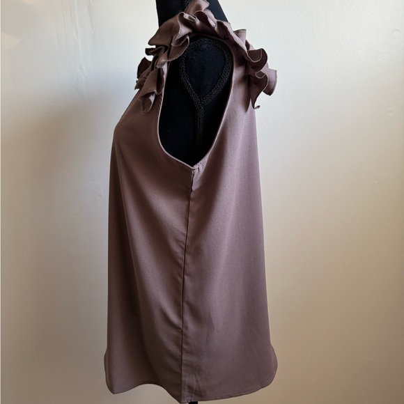 Sz S Zenana V neck ruffled sleeveless top Cocoa in color NWOT - Picture 5 of 7